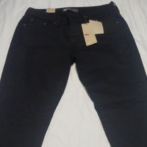 Levi 535 Black Jegging